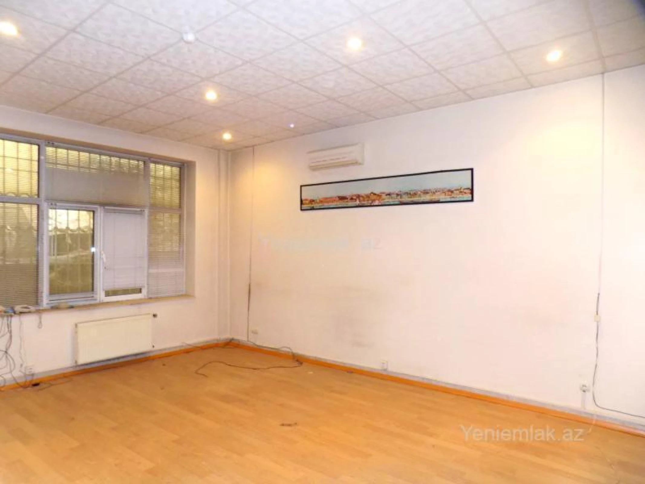 Satılır 15 otaqlı obyekt 650 m²