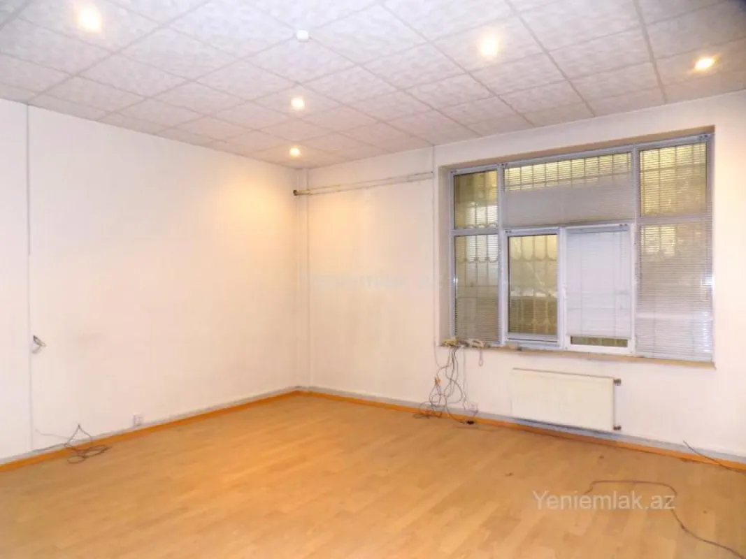 Satılır 15 otaqlı obyekt 650 m²