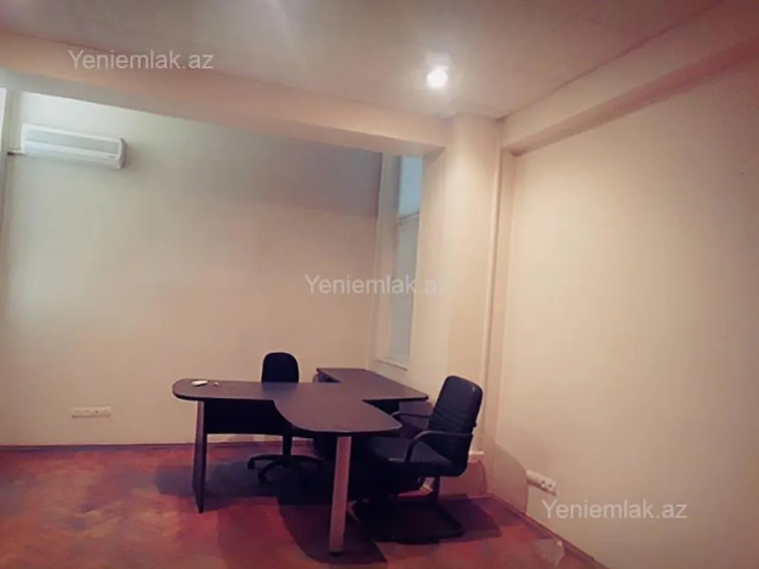 Satılır 15 otaqlı obyekt 650 m²