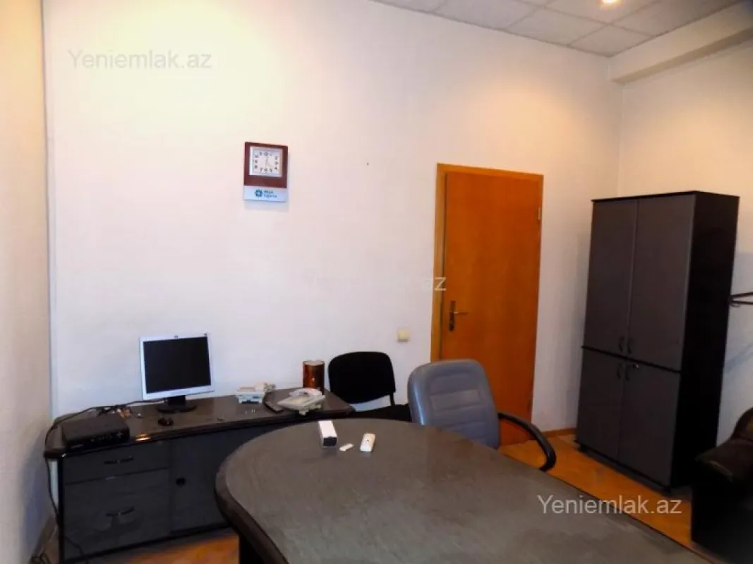 Satılır 15 otaqlı obyekt 650 m²