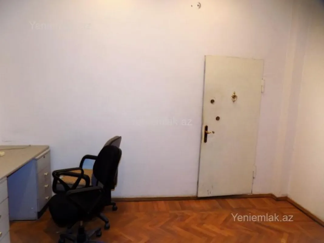 Satılır 15 otaqlı obyekt 650 m²