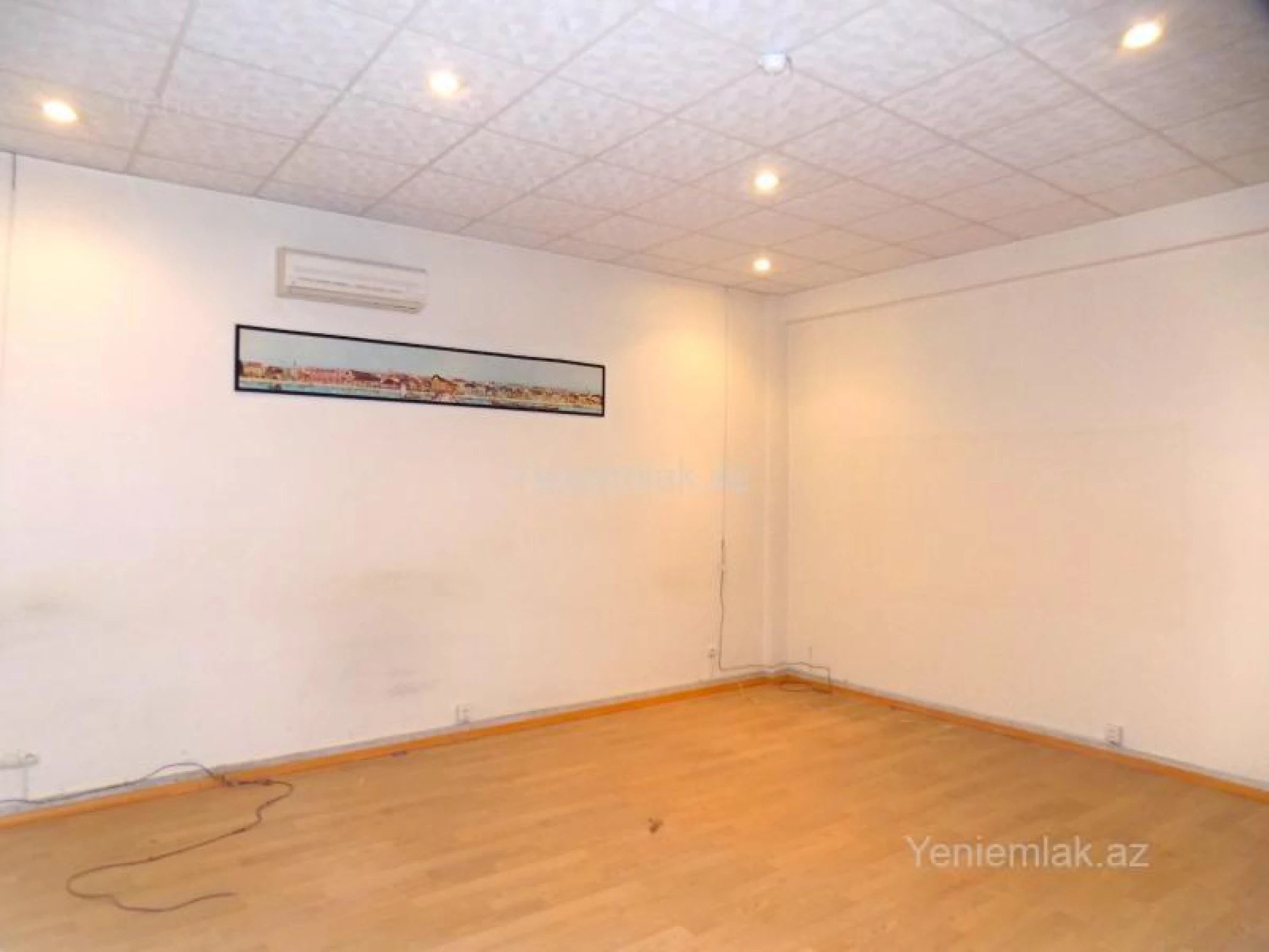 Satılır 15 otaqlı obyekt 650 m²