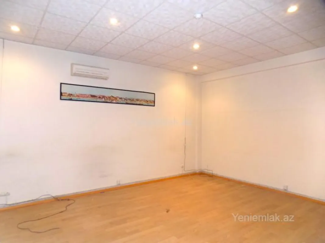 Satılır 15 otaqlı obyekt 650 m²