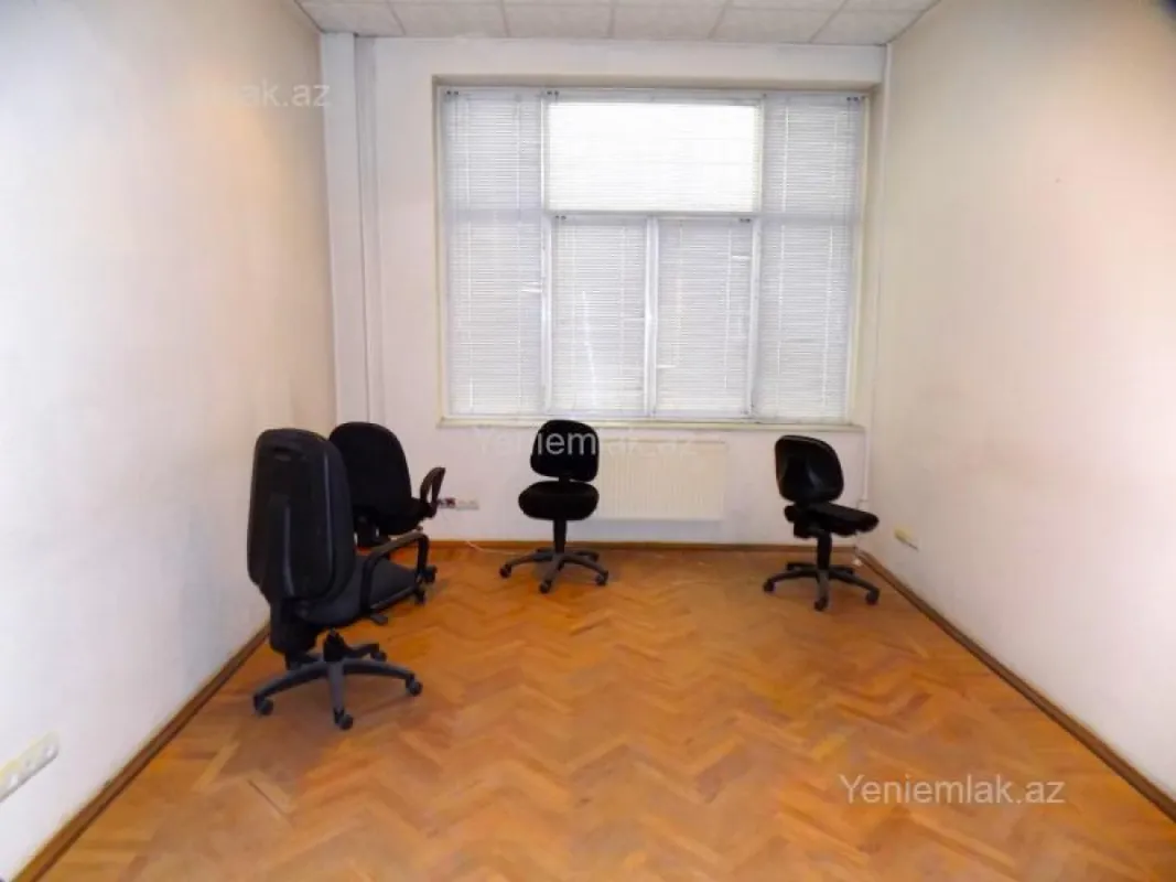 Satılır 15 otaqlı obyekt 650 m²