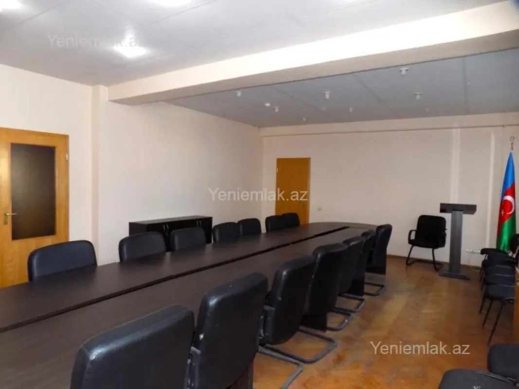 Satılır 15 otaqlı obyekt 650 m²
