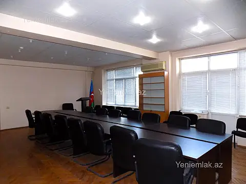 Satılır 15 otaqlı obyekt 650 m²