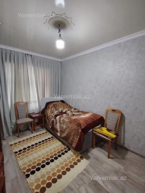 Satılır 4 otaqlı köhnə tikili 84 m²