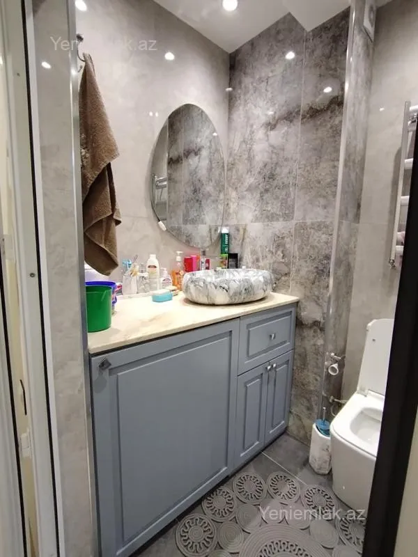 Satılır 4 otaqlı köhnə tikili 84 m²