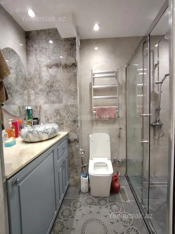 Satılır 4 otaqlı köhnə tikili 84 m²
