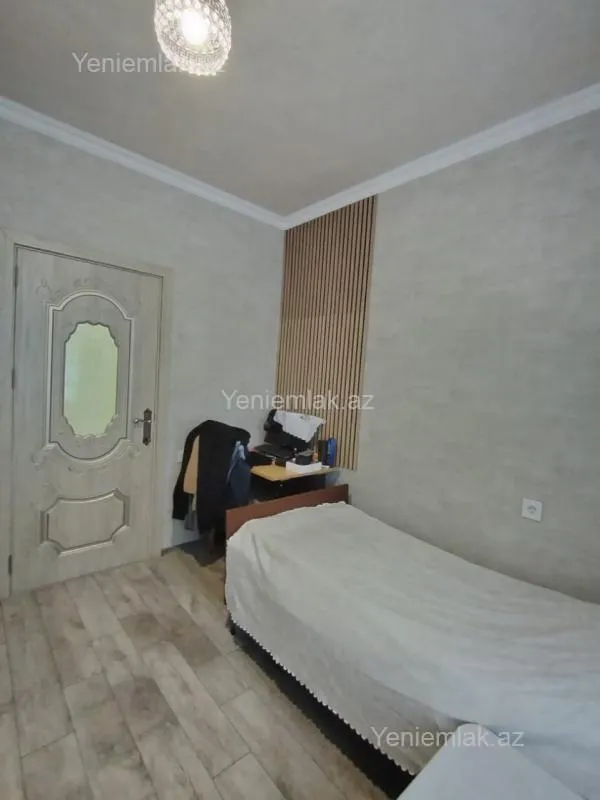 Satılır 4 otaqlı köhnə tikili 84 m²