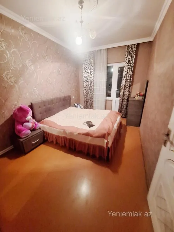 Satılır 5 otaqlı köhnə tikili 130 m²