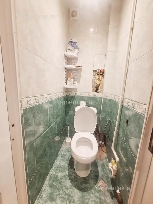 Satılır 5 otaqlı köhnə tikili 130 m²