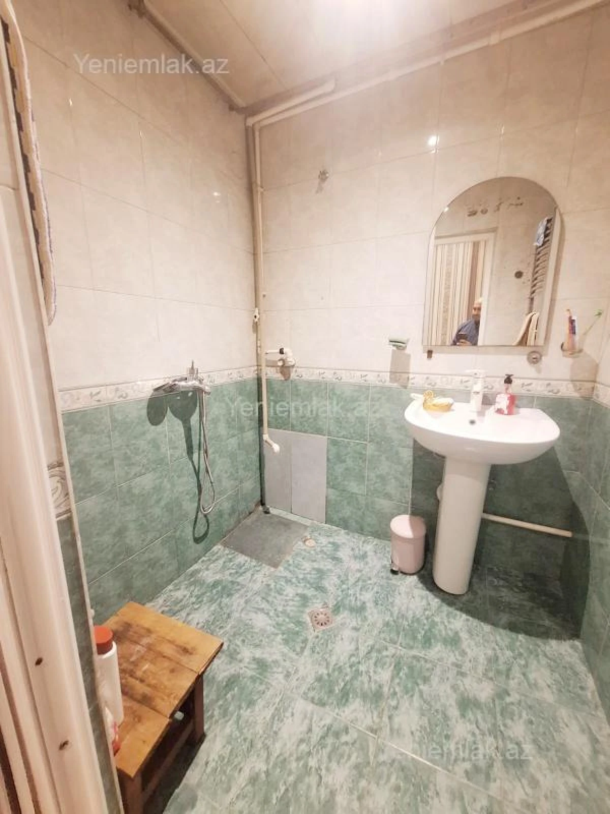 Satılır 5 otaqlı köhnə tikili 130 m²