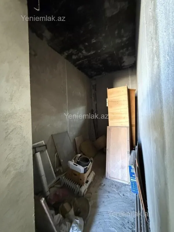 Satılır 5 otaqlı həyət evi 300 m²