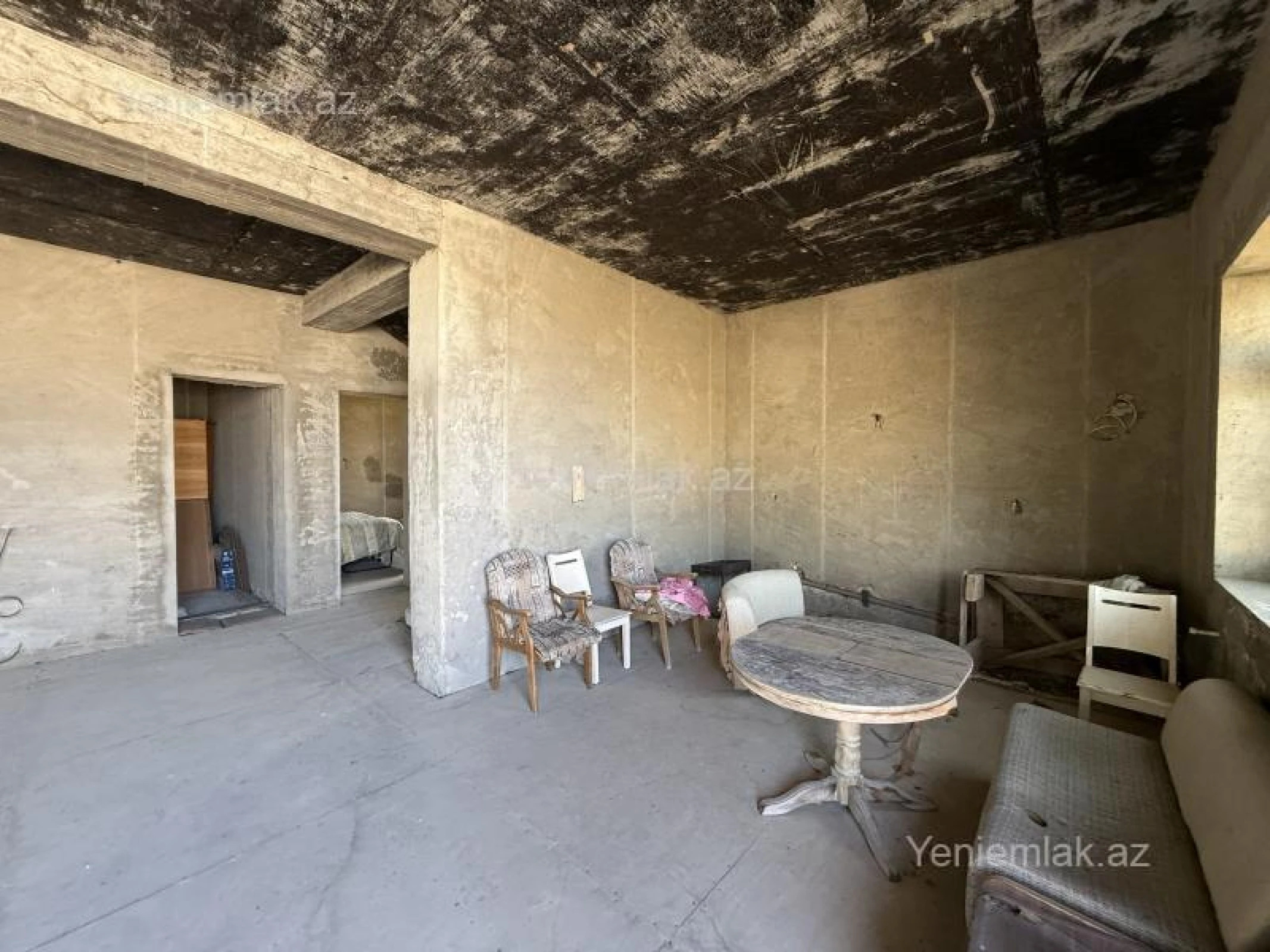 Satılır 5 otaqlı həyət evi 300 m²