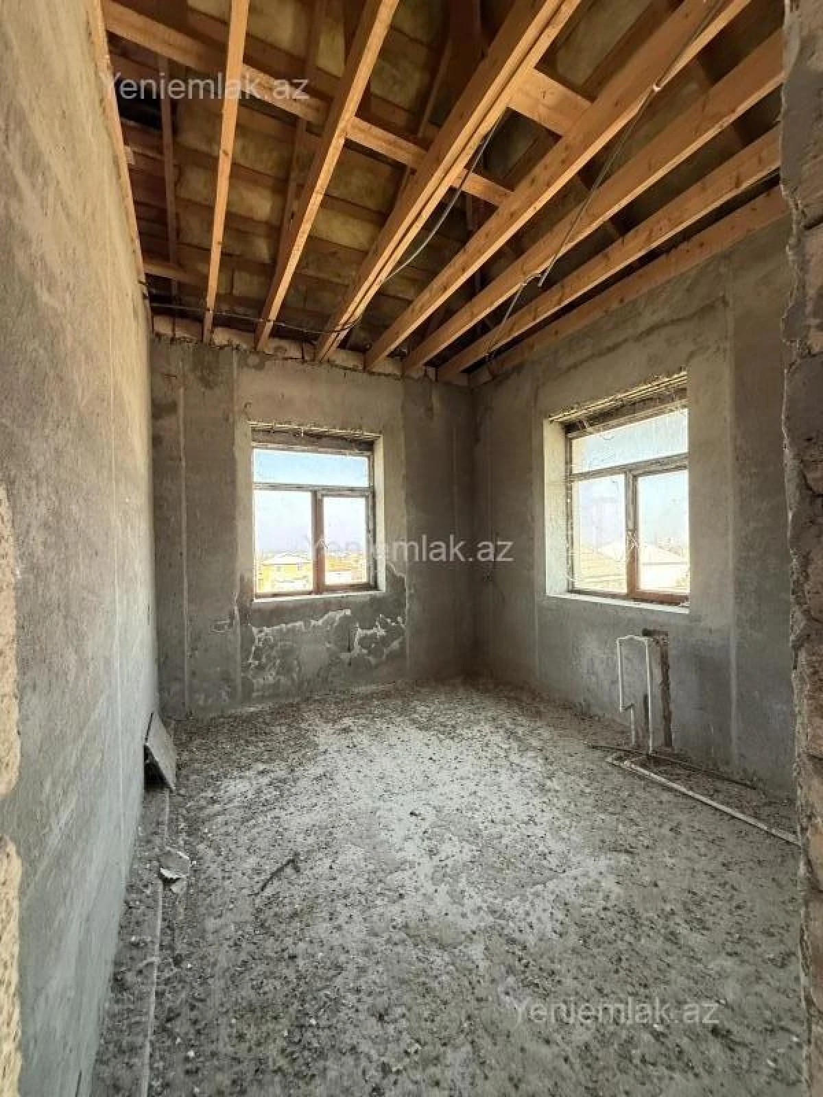 Satılır 5 otaqlı həyət evi 300 m²