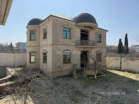 Satılır 5 otaqlı həyət evi 300 m²
