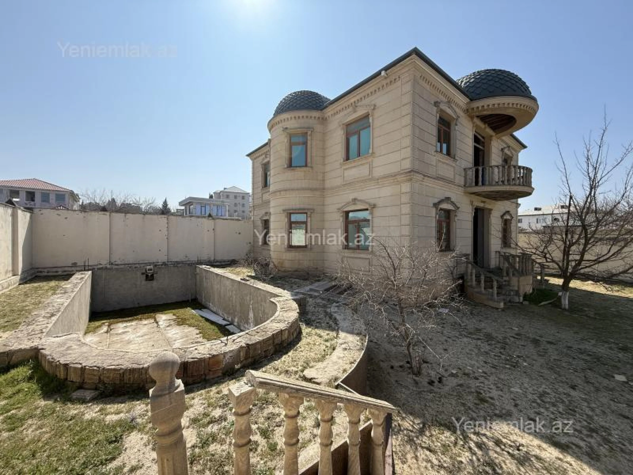 Satılır 5 otaqlı həyət evi 300 m²