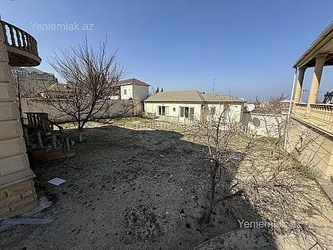 Satılır 5 otaqlı həyət evi 300 m²