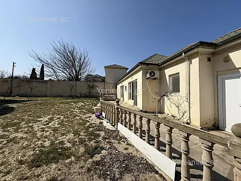 Satılır 5 otaqlı həyət evi 300 m²