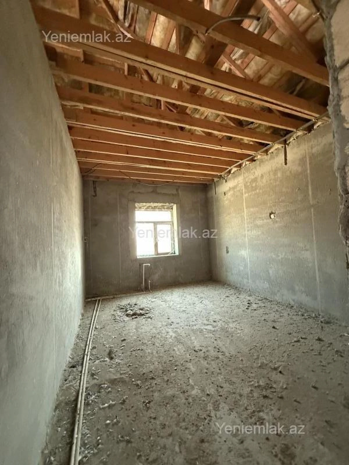 Satılır 5 otaqlı həyət evi 300 m²