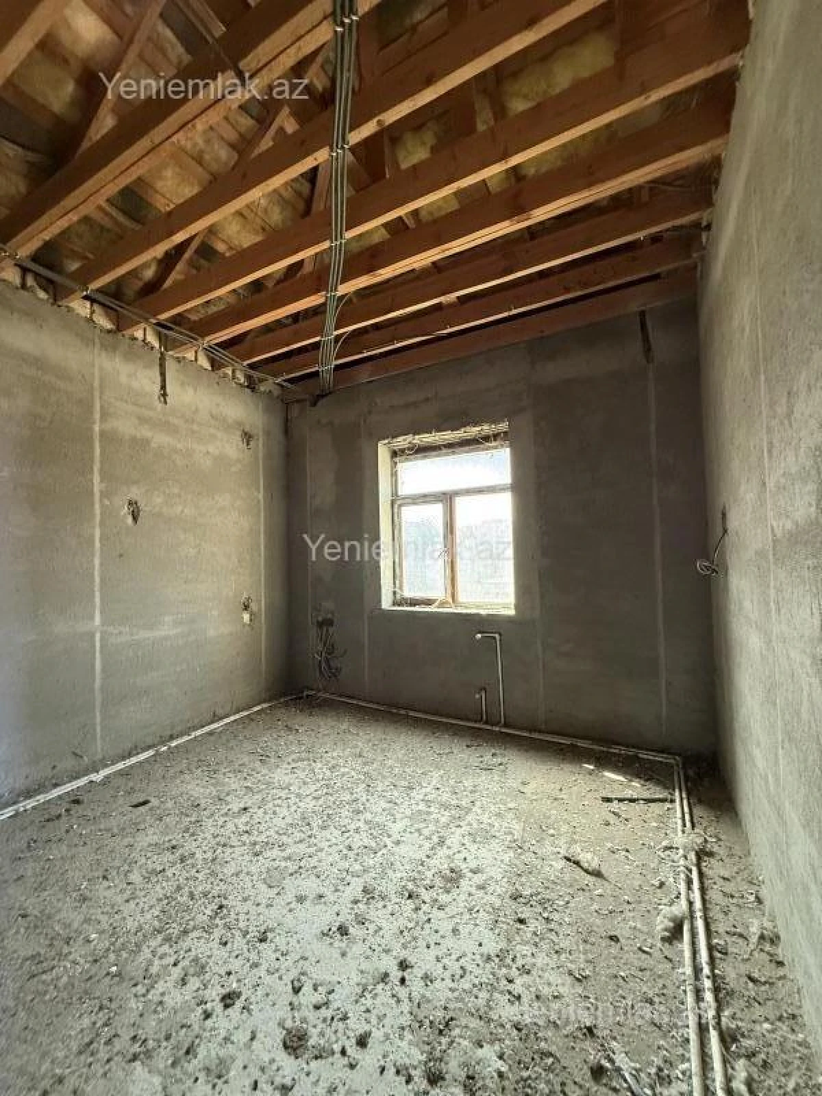 Satılır 5 otaqlı həyət evi 300 m²