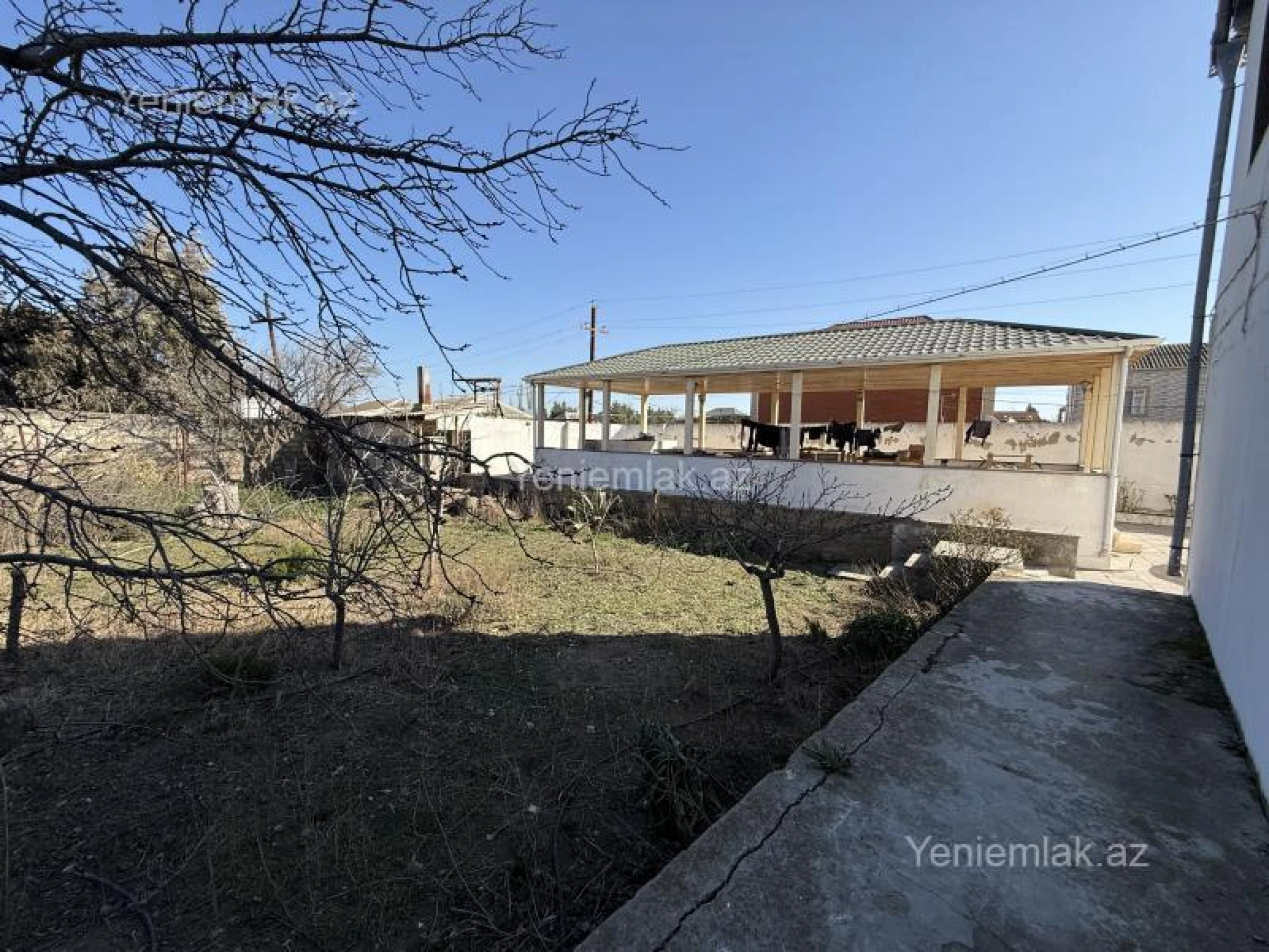Satılır 5 otaqlı həyət evi 250 m²