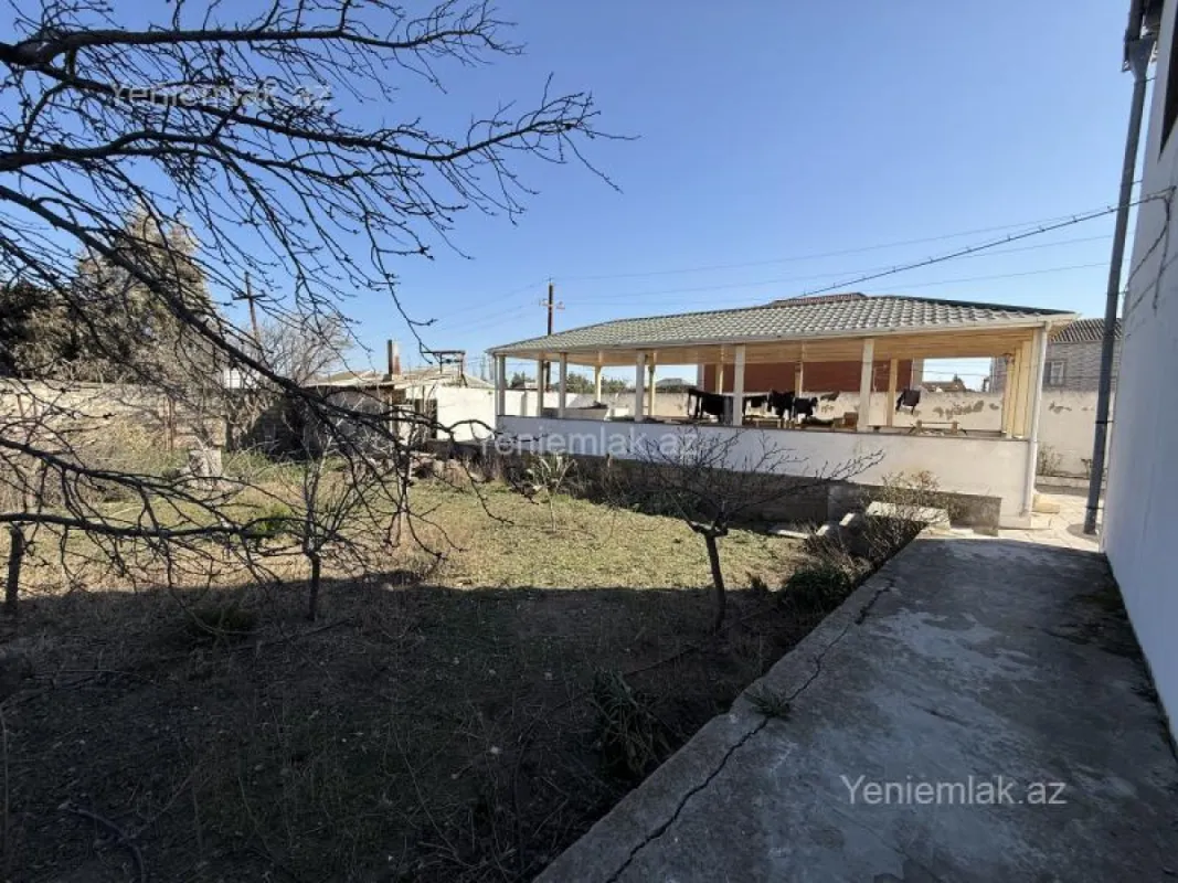 Satılır 5 otaqlı həyət evi 250 m²