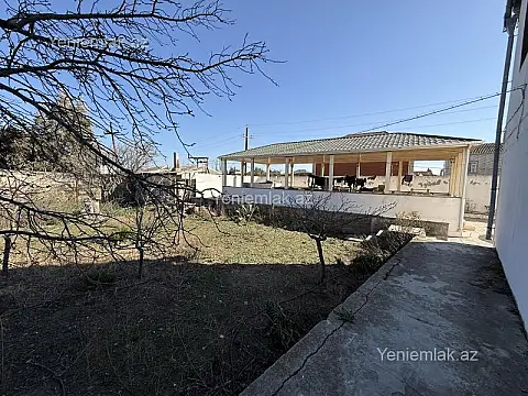 Satılır 5 otaqlı həyət evi 250 m²