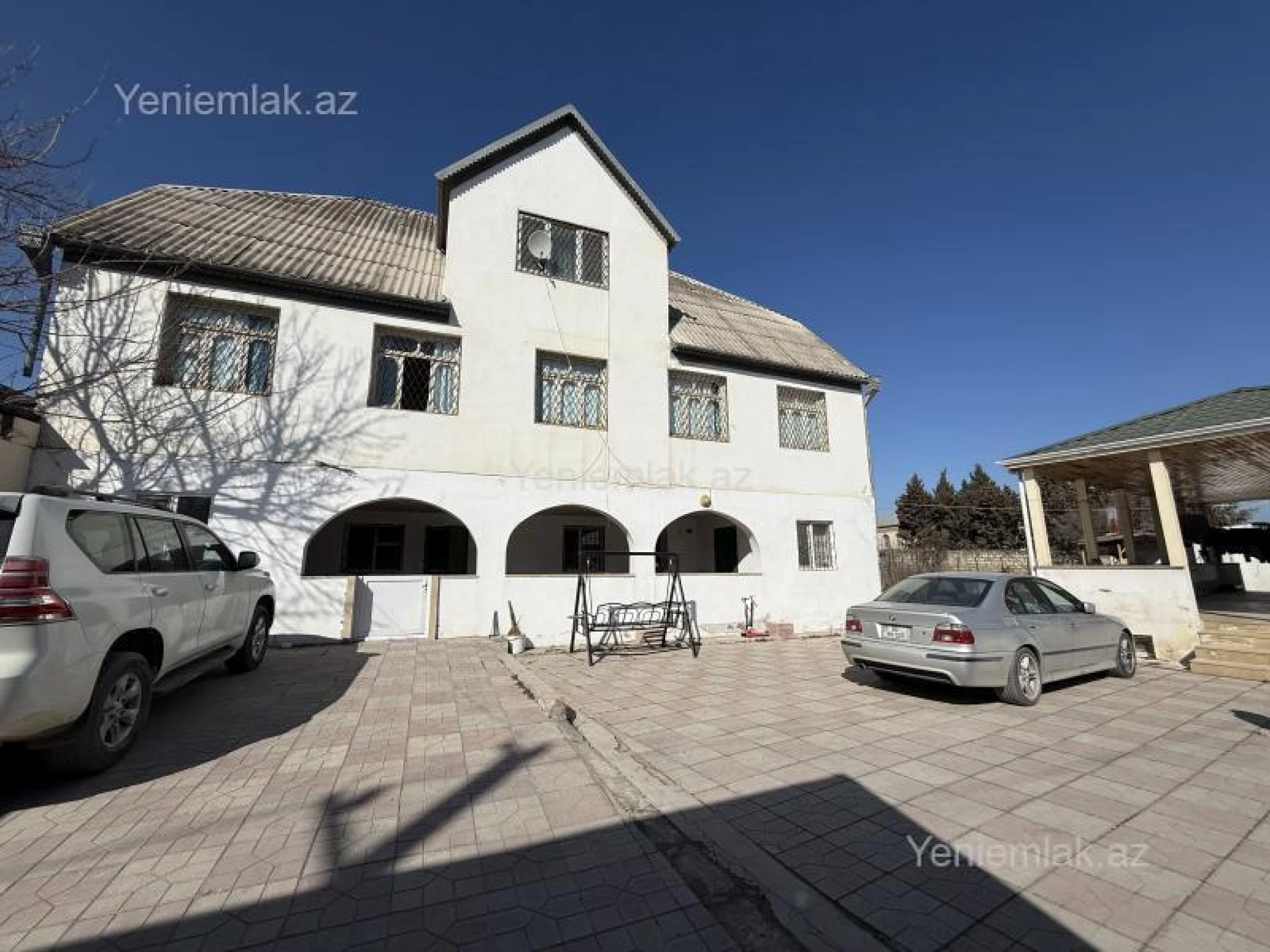 Satılır 5 otaqlı həyət evi 250 m²