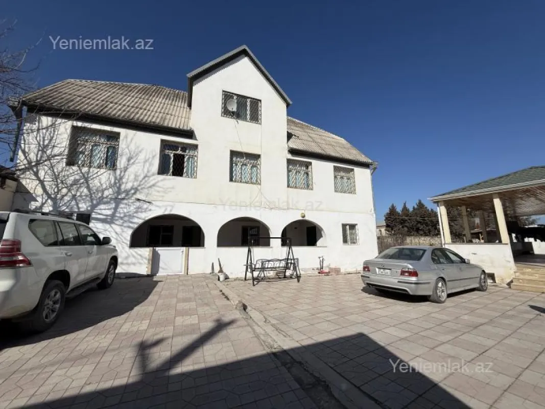 Satılır 5 otaqlı həyət evi 250 m²