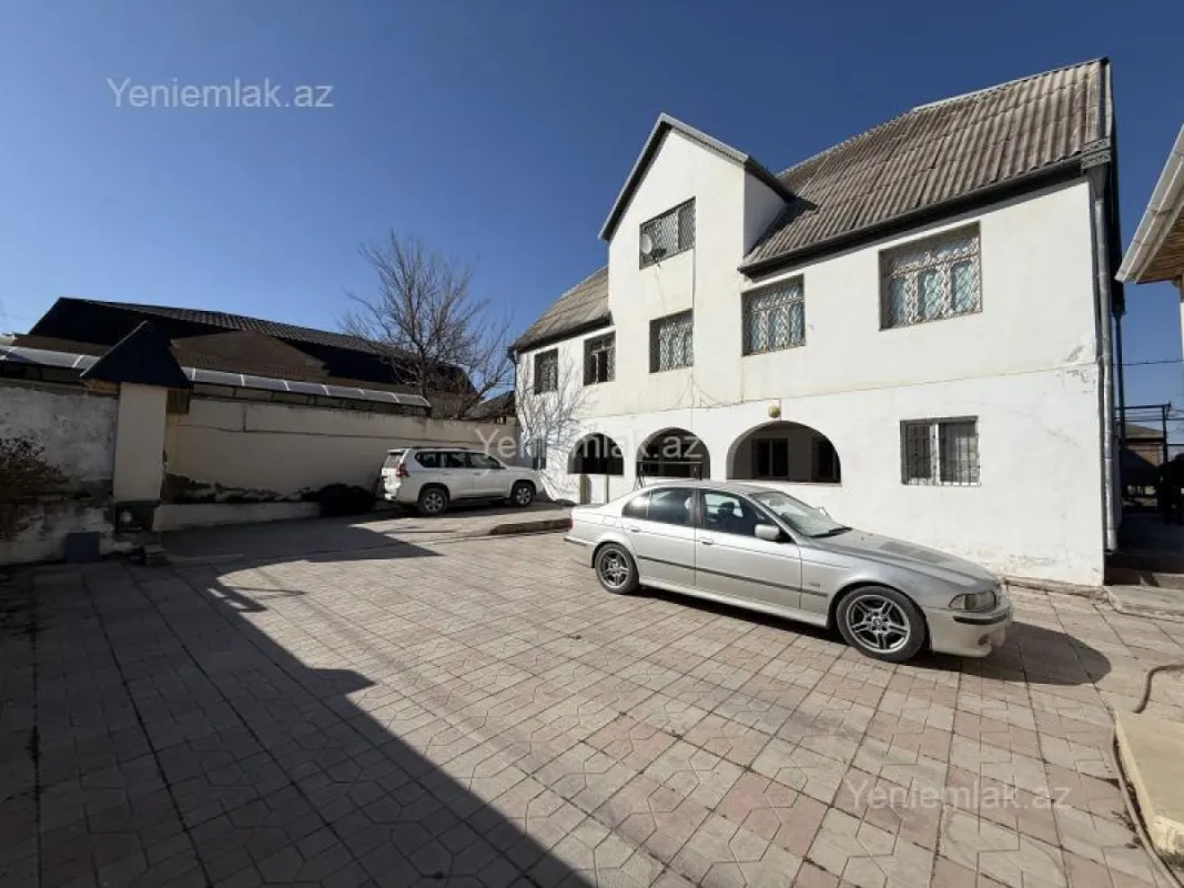 Satılır 5 otaqlı həyət evi 250 m²
