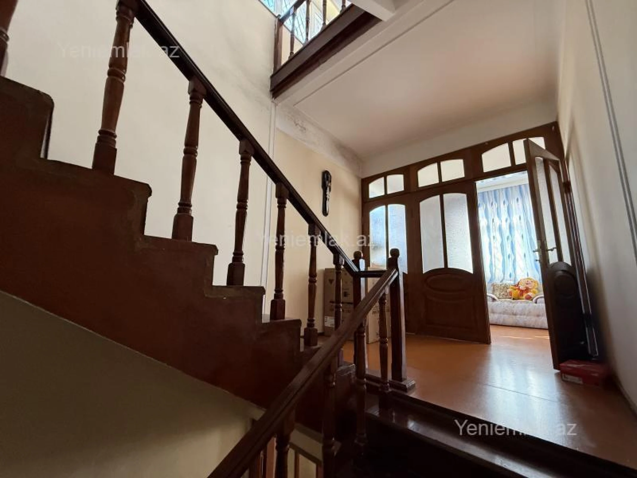 Satılır 5 otaqlı həyət evi 250 m²