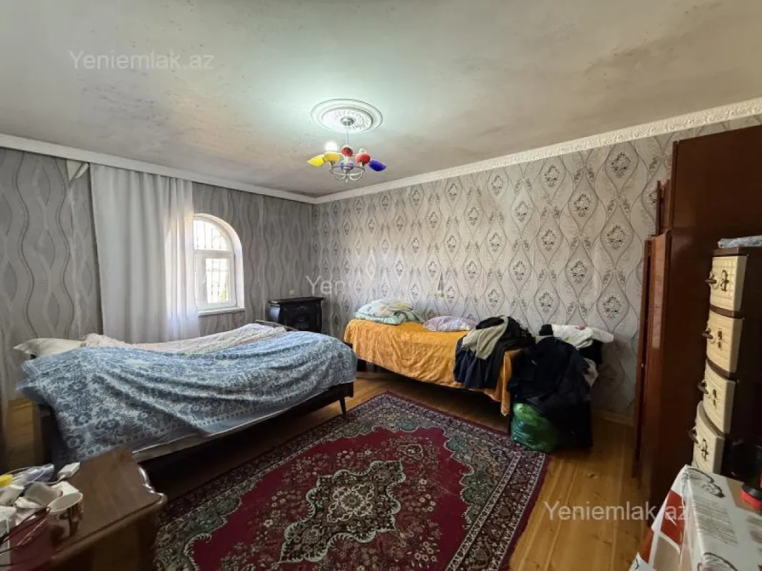 Satılır 6 otaqlı həyət evi 200 m²