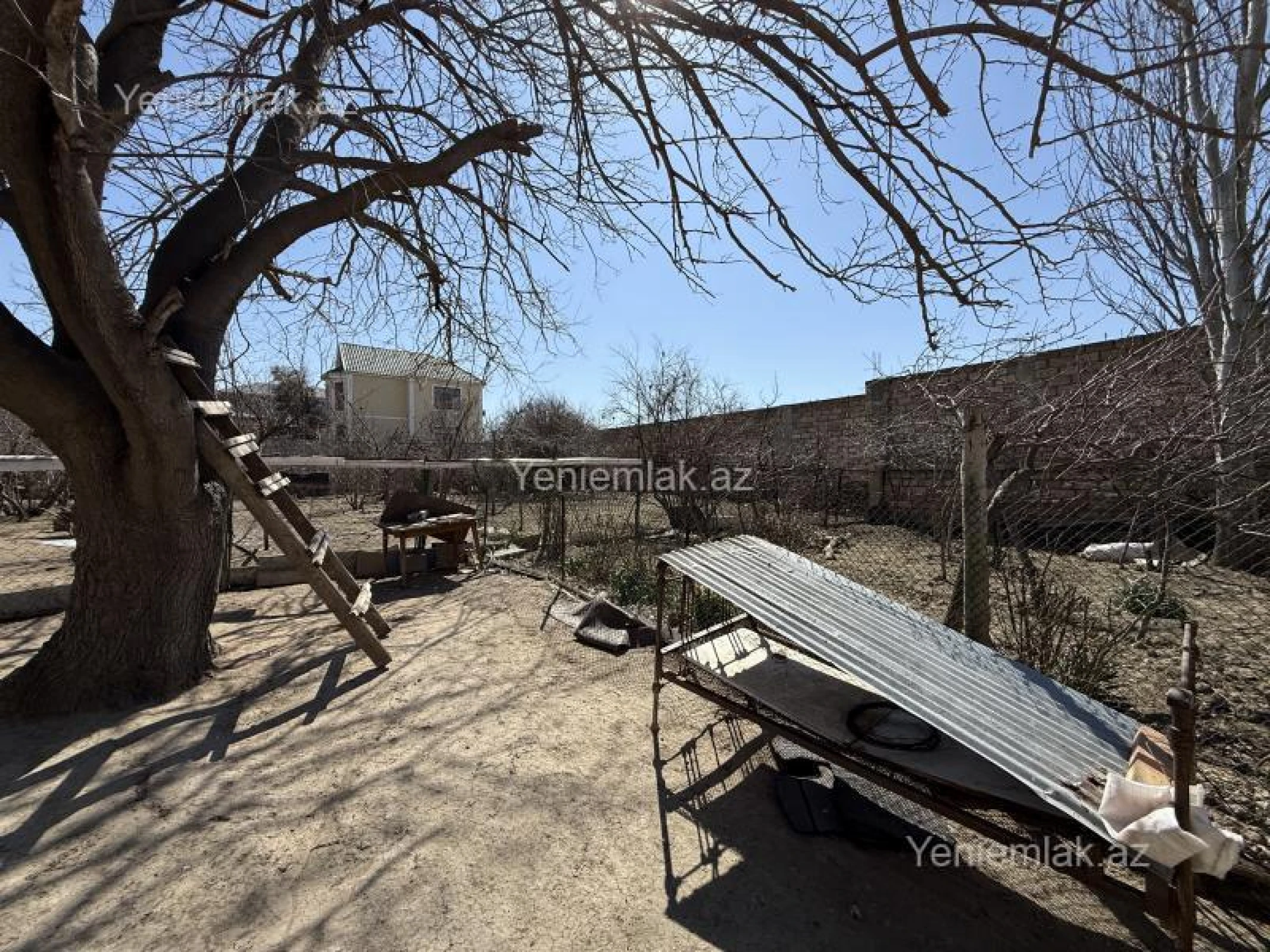 Satılır 6 otaqlı həyət evi 200 m²