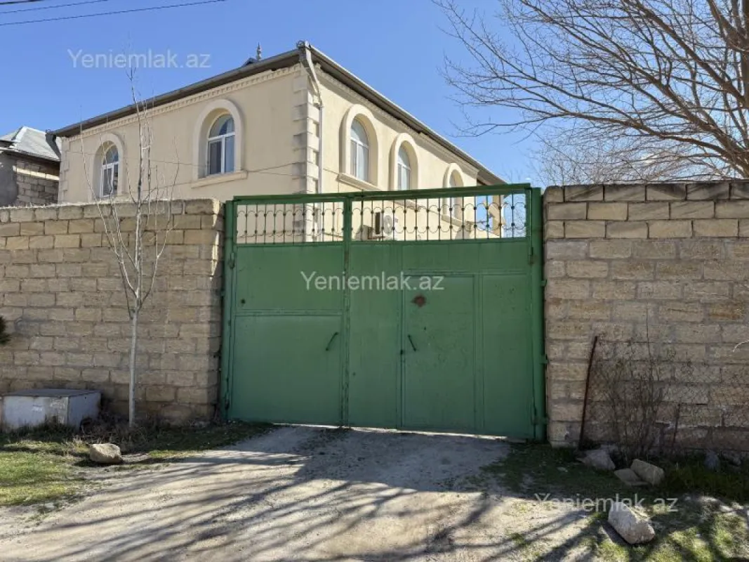 Satılır 6 otaqlı həyət evi 200 m²