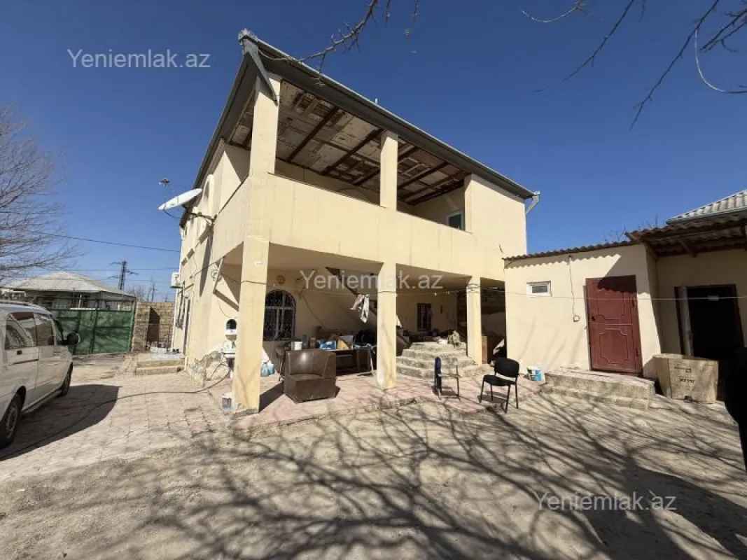 Satılır 6 otaqlı həyət evi 200 m²