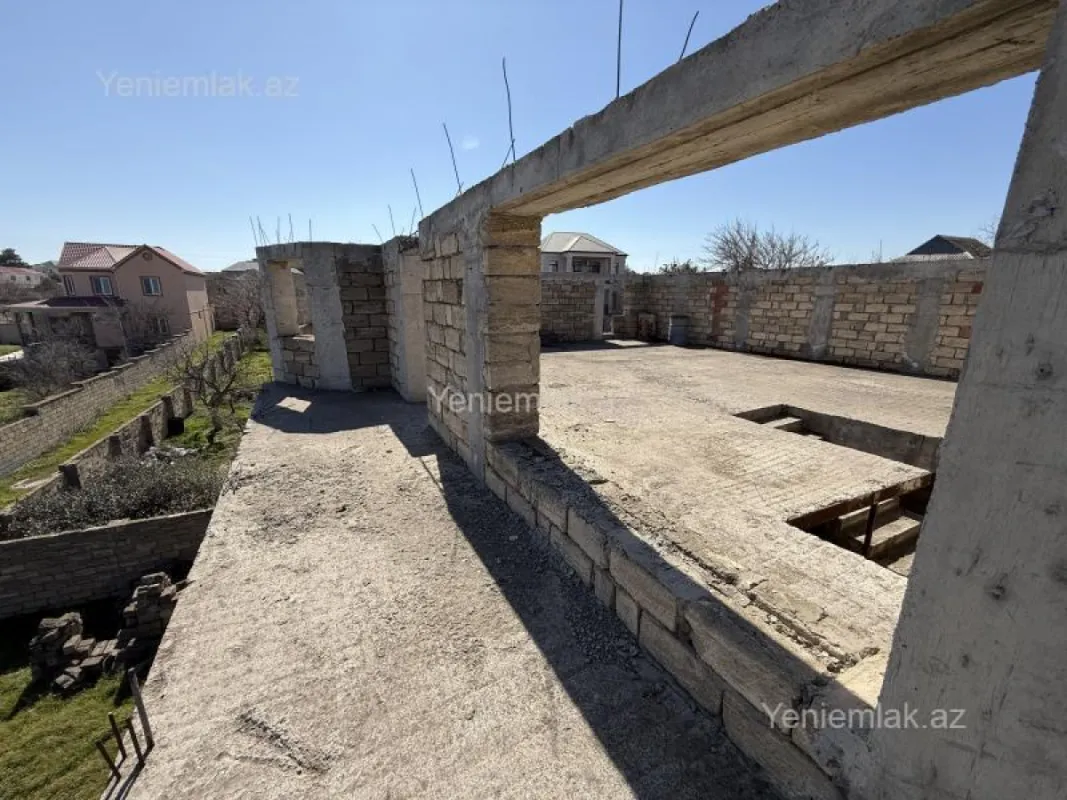 Satılır 4 otaqlı həyət evi 300 m²