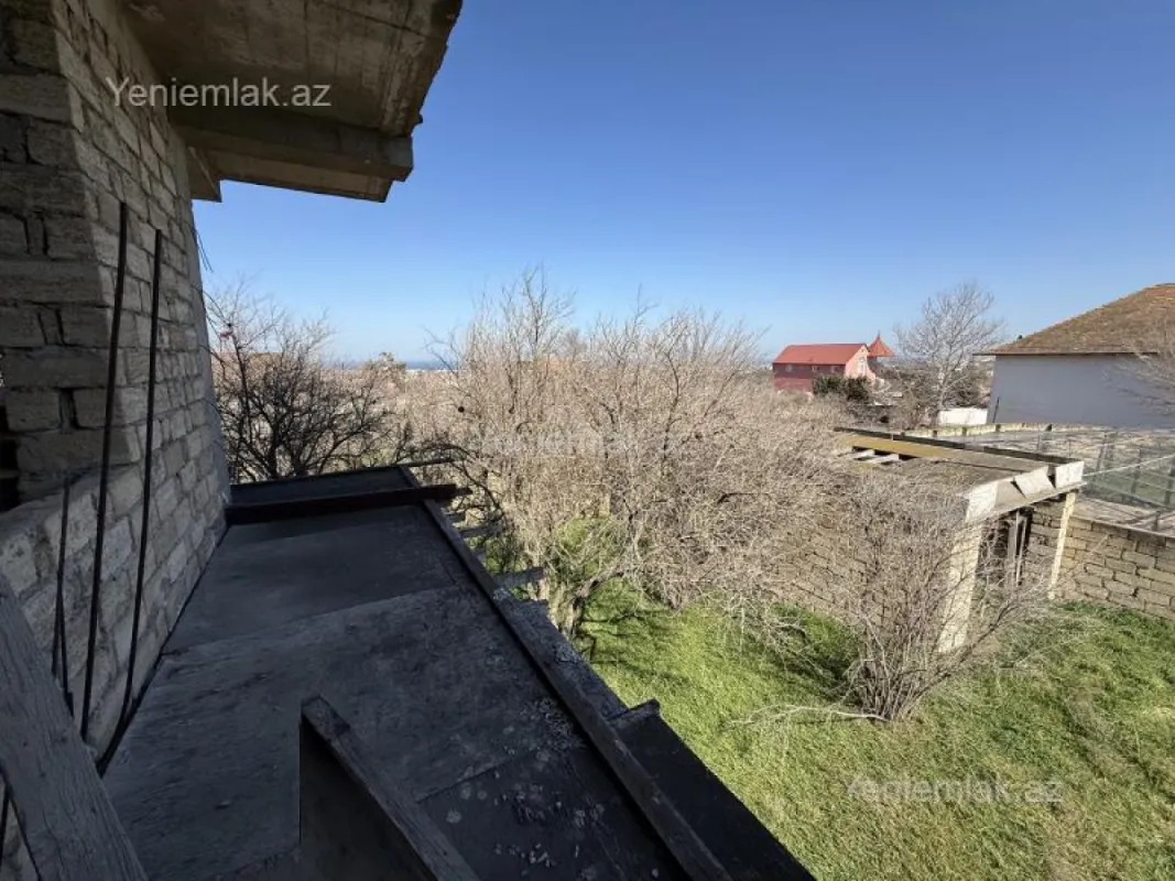 Satılır 4 otaqlı həyət evi 300 m²