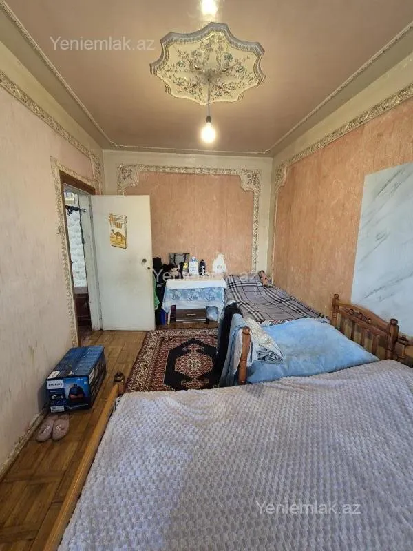 Satılır 4 otaqlı köhnə tikili 88 m²