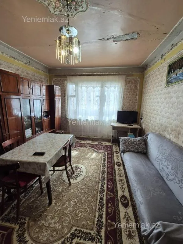 Satılır 4 otaqlı köhnə tikili 88 m²