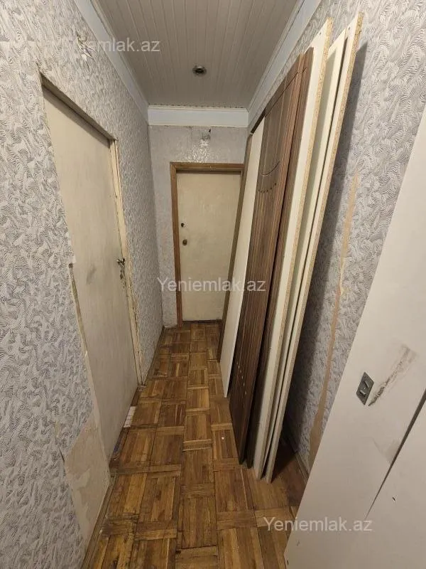 Satılır 4 otaqlı köhnə tikili 88 m²