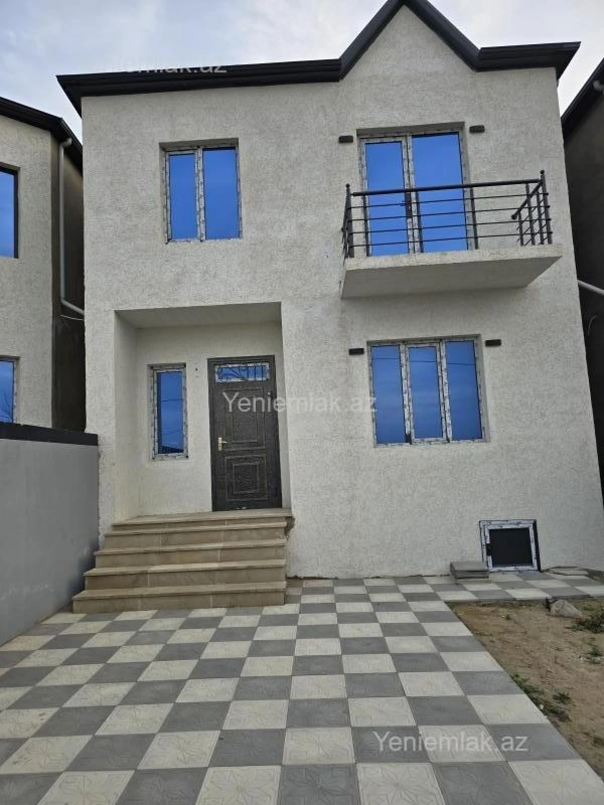 Satılır 4 otaqlı həyət evi 130 m²
