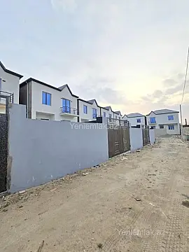Satılır 4 otaqlı həyət evi 130 m²