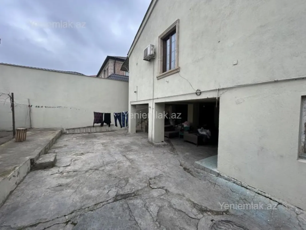 Satılır 4 otaqlı həyət evi 130 m²