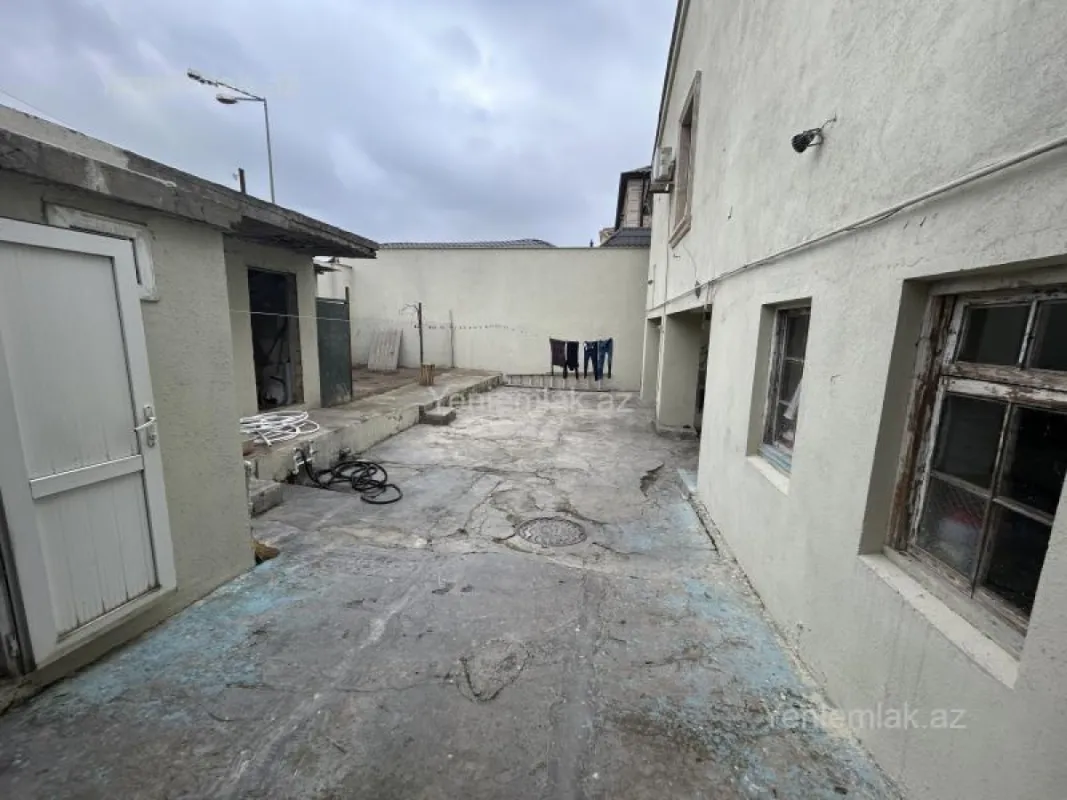 Satılır 4 otaqlı həyət evi 130 m²