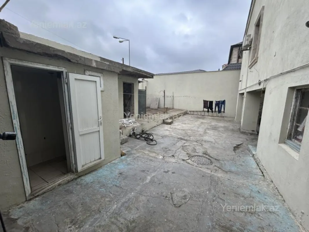 Satılır 4 otaqlı həyət evi 130 m²