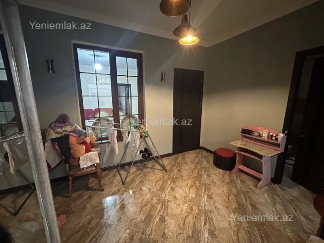 Satılır 4 otaqlı həyət evi 130 m²