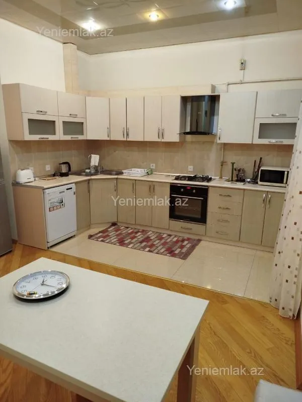 Satılır 3 otaqlı yeni tikili 140 m²