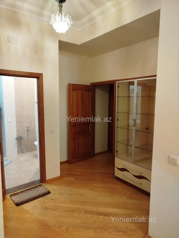 Satılır 3 otaqlı yeni tikili 140 m²